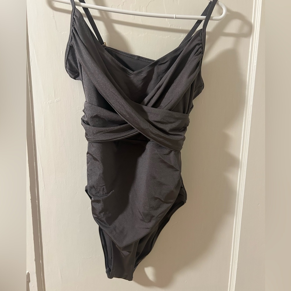Crossed One Piece Every Day is Sunday, volcanic glass 10